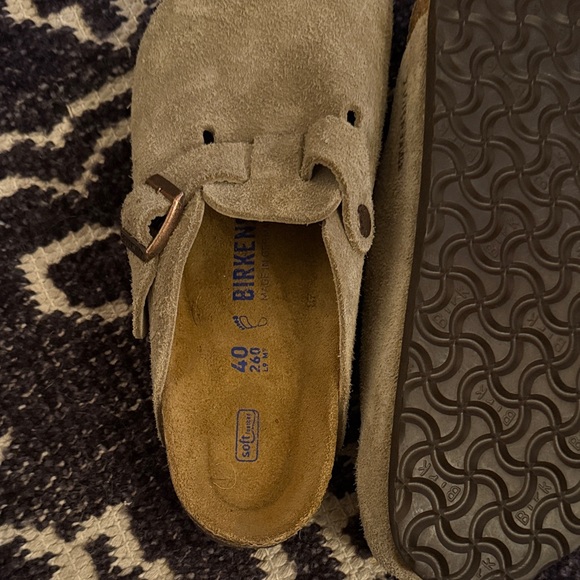 New Birkenstock Classic Suede Clogs with Buckle size 40 $179 - Picture 7 of 7